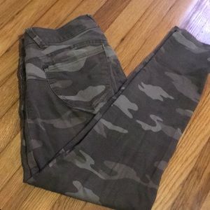 Camo skinny pants